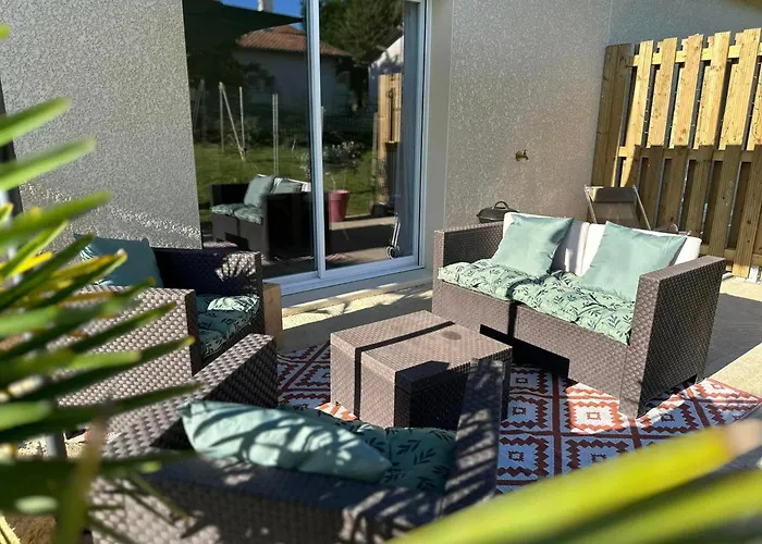 Al Pais Del Mesturet Hébergement de vacances *